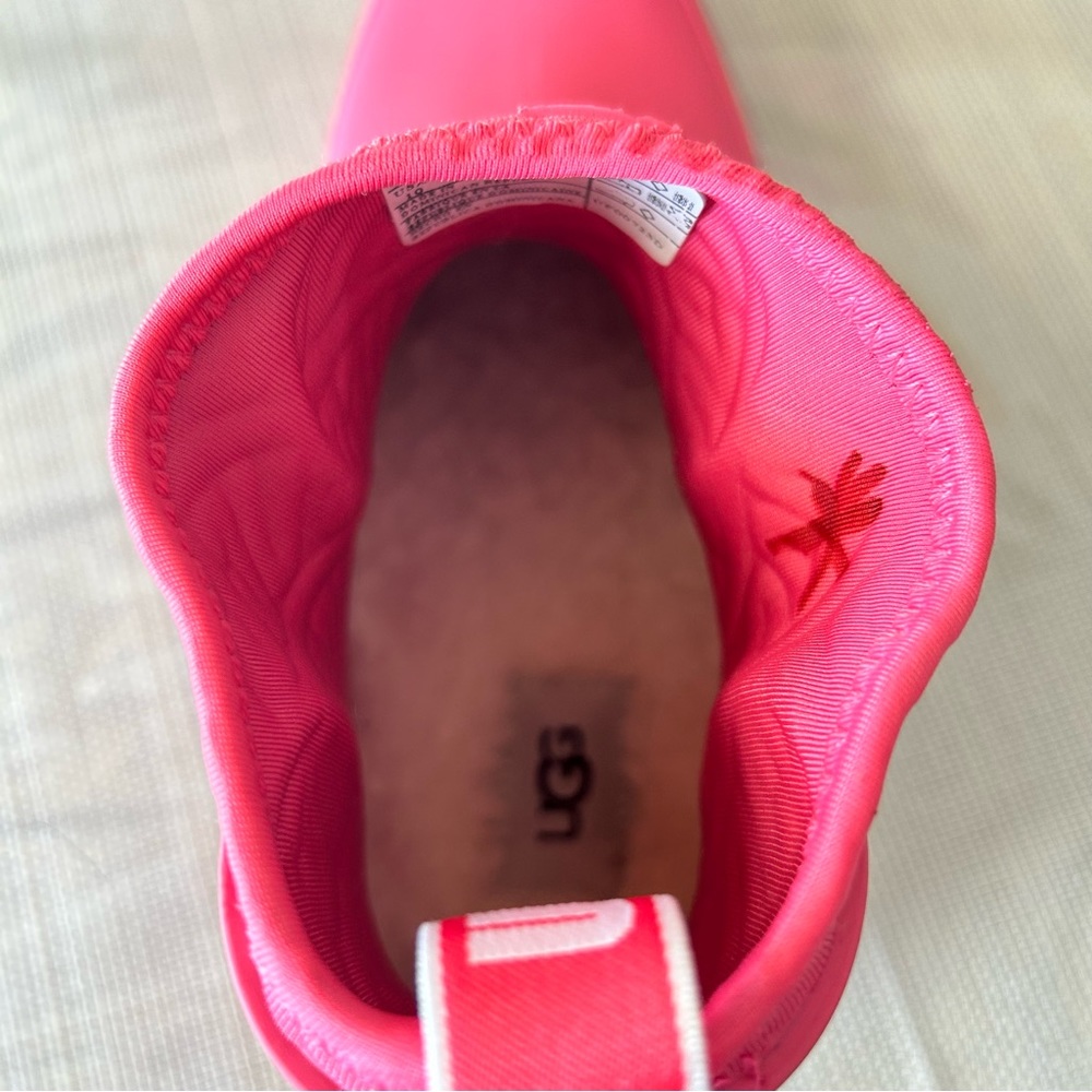 UGG CHEVONNE RAIN BOOTS - Picture 3 of 8